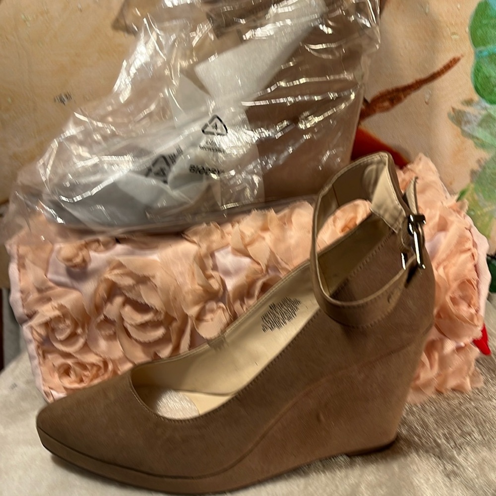 Nine West Lucy Lou wedge pump